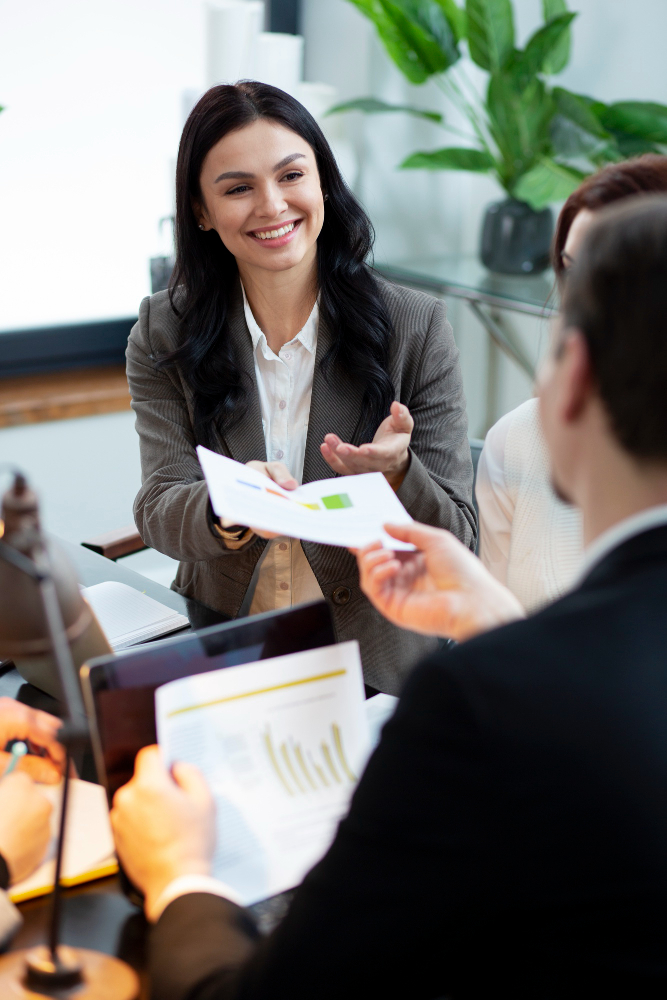 Especialización integral en derecho empresarial y patrimonial.